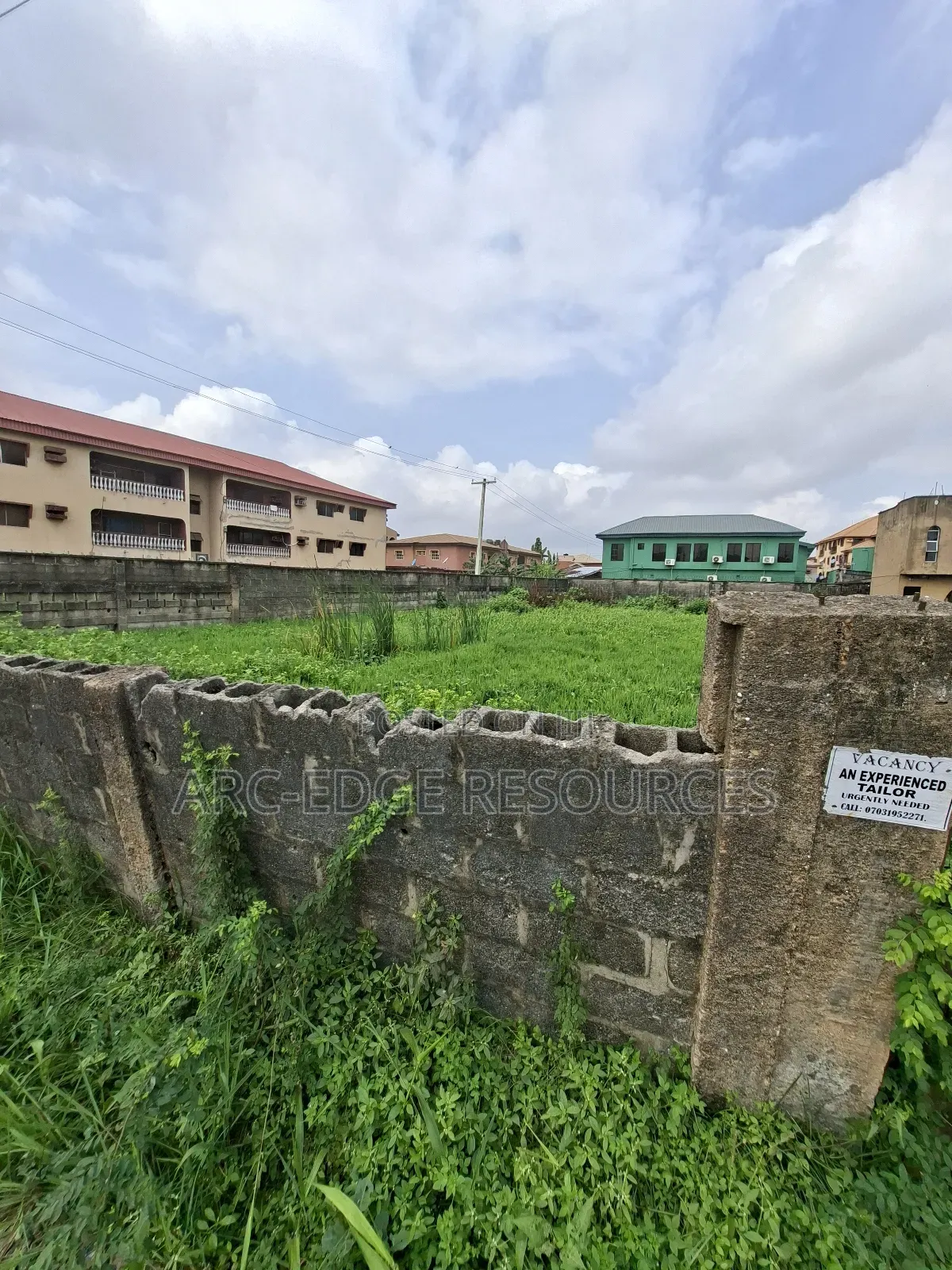965sqm Cornerpiece Residential/Commercial Land