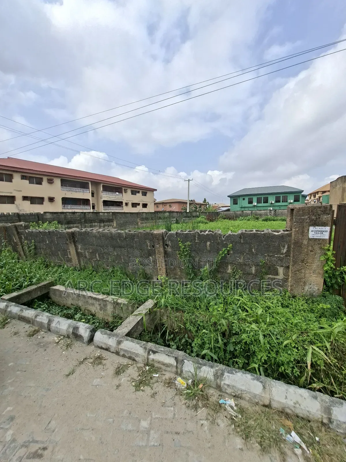 965sqm Cornerpiece Residential/Commercial Land