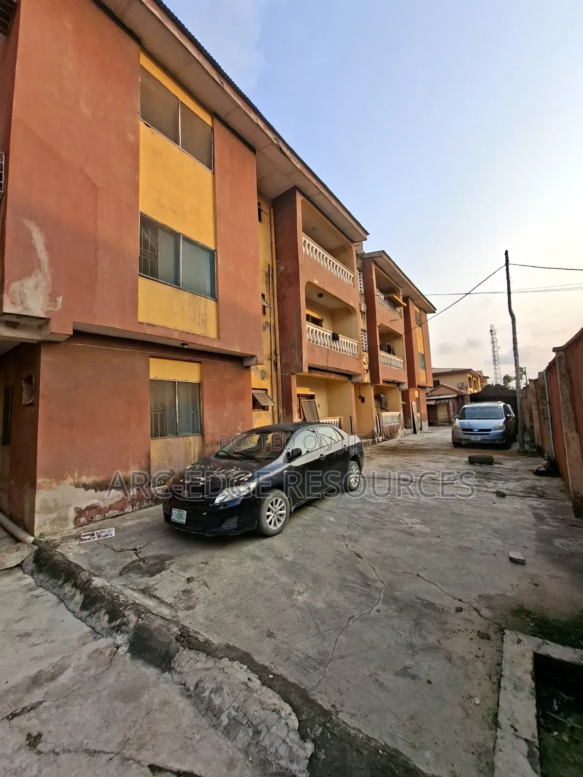 3bdrm Block of Flats in Ago Palace for sale