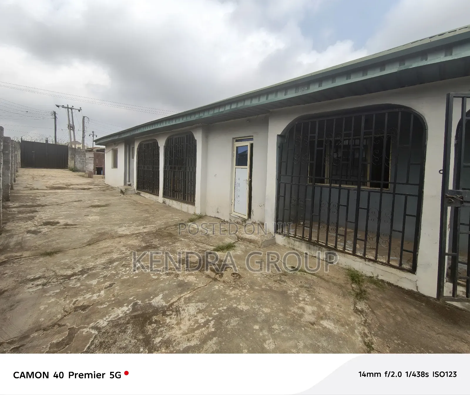 3bdrm Block of Flats in Omitoro, Ijede / Ikorodu for sale