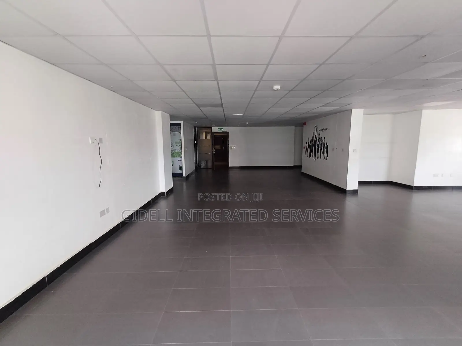 Serviced 1000sqm Office Space on the Fourth Floor With Elevator