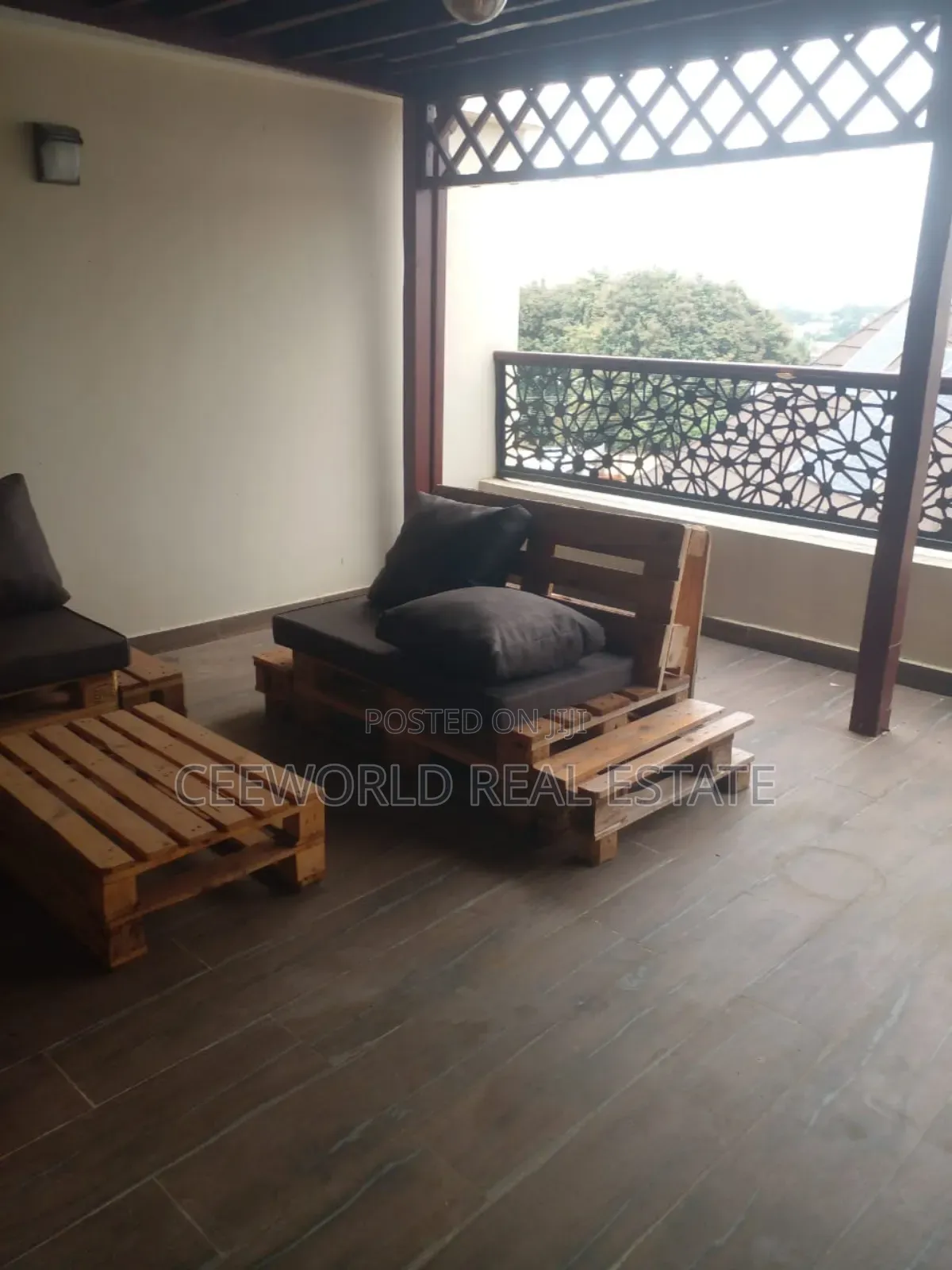 Furnished 4bdrm Duplex in Main Jericho Gra for rent