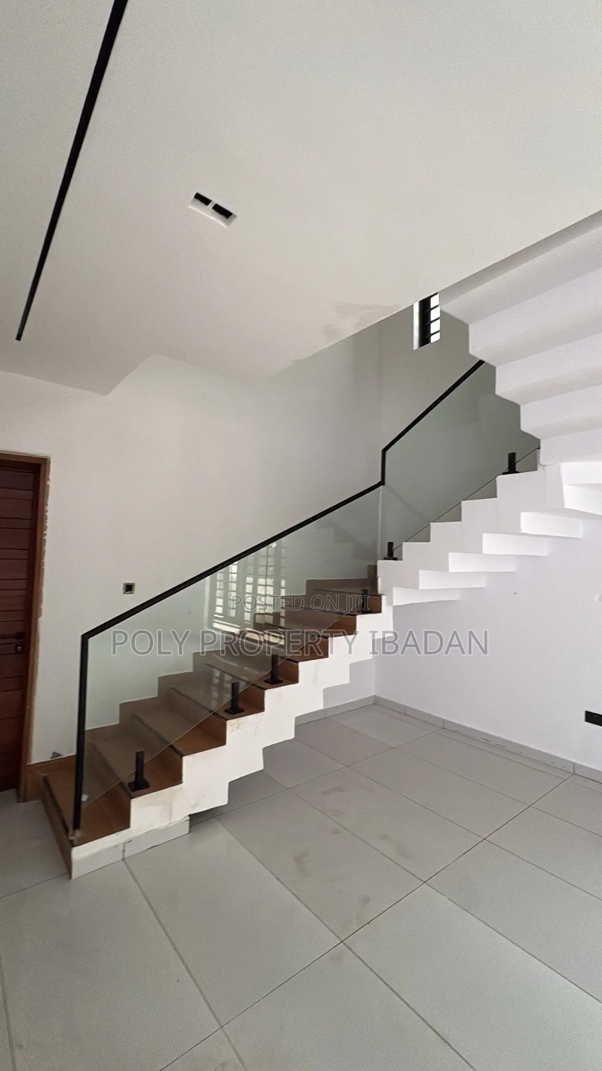 4bdrm Duplex in Kolapo Ishola Gra, Ibadan for sale