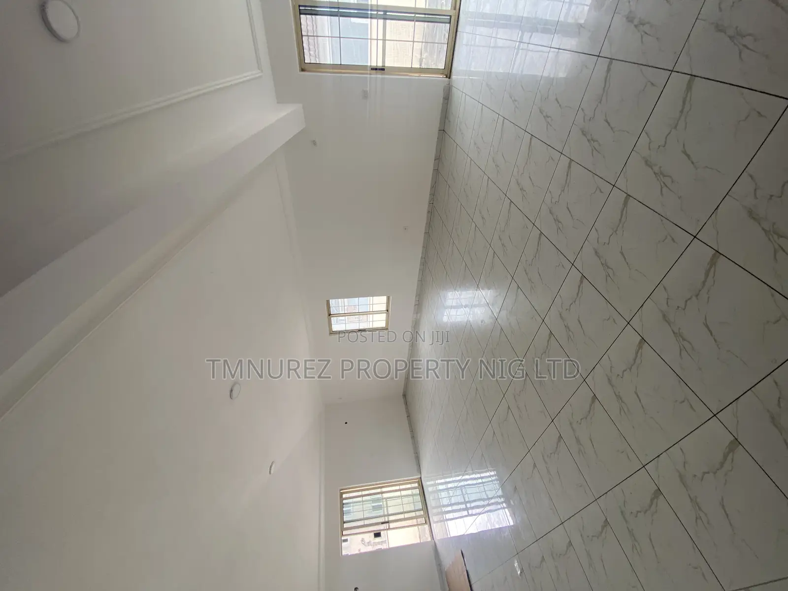 5bdrm Apartment in Lekki Phase 1 for rent