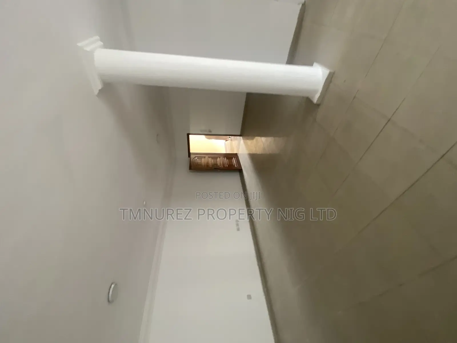 2bdrm Apartment in Lekki Phase 1 for rent