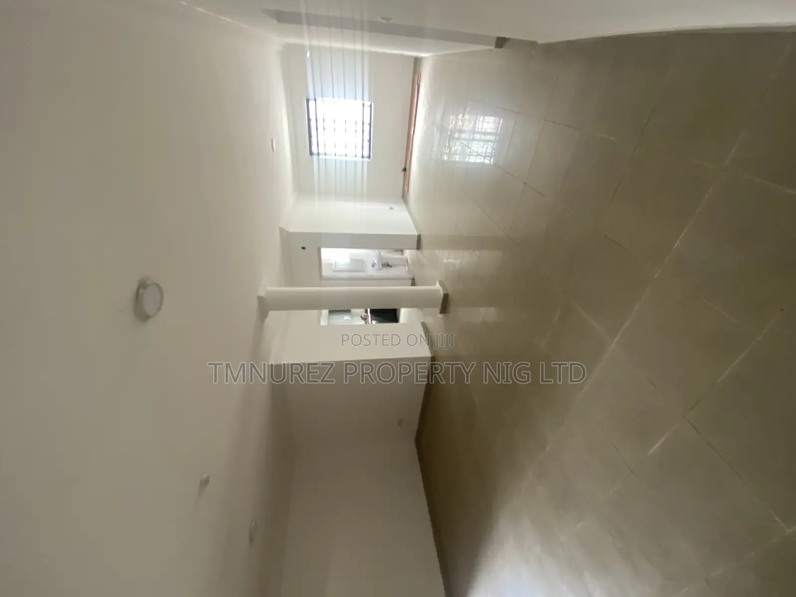 2bdrm Apartment in Lekki Phase 1 for rent