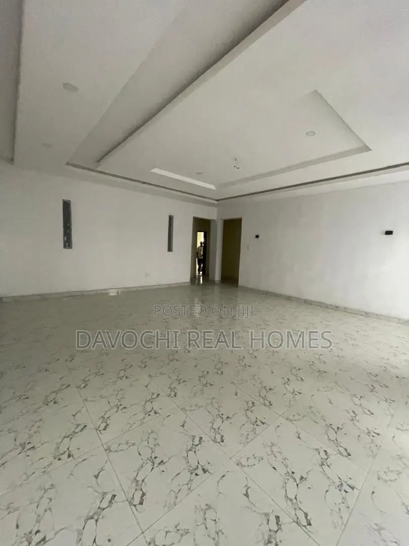 3bdrm Apartment in Orchid Road, Lekki Phase 2 for rent