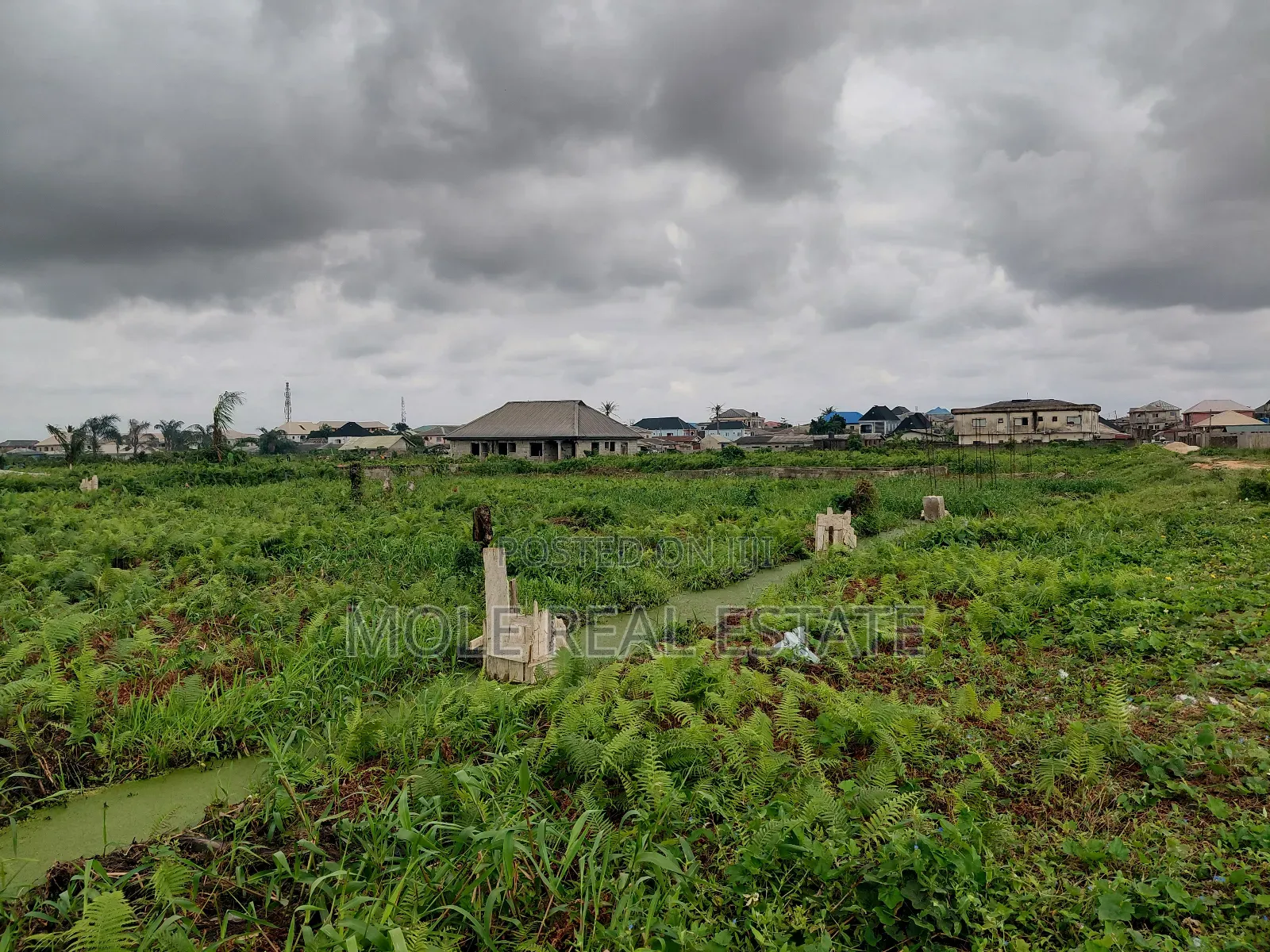 1000sqm ( 2 Plots ) Ijegemo Pilled Fence New Expressway Close to Road