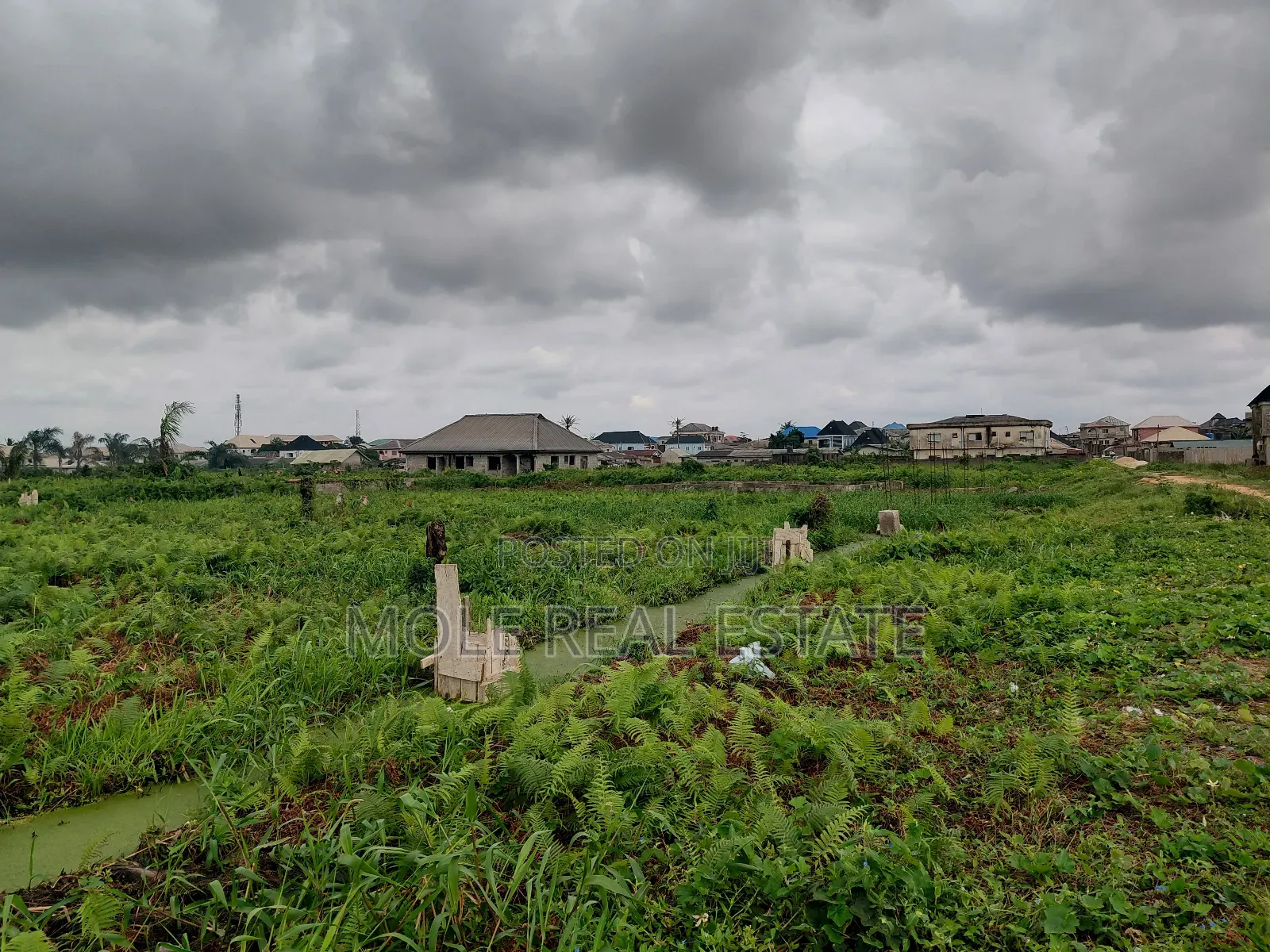 1000sqm ( 2 Plots ) Ijegemo Pilled Fence New Expressway Close to Road