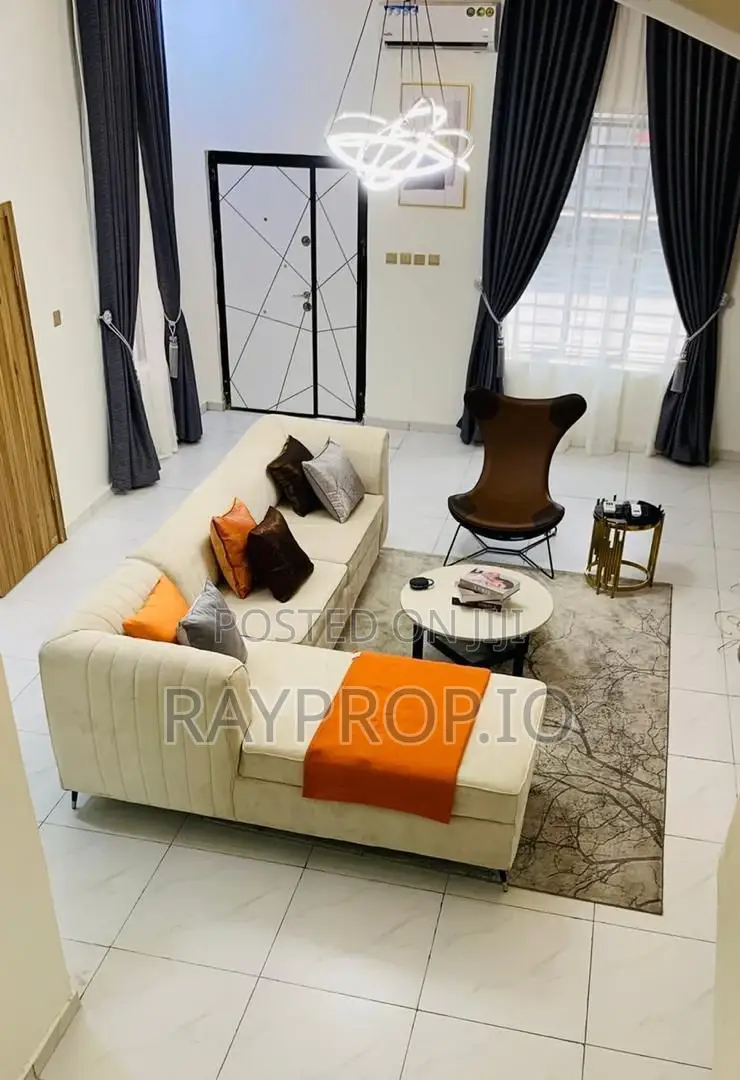 628560wd - 4 Bedroom Shortlet in Orchid Lekki
