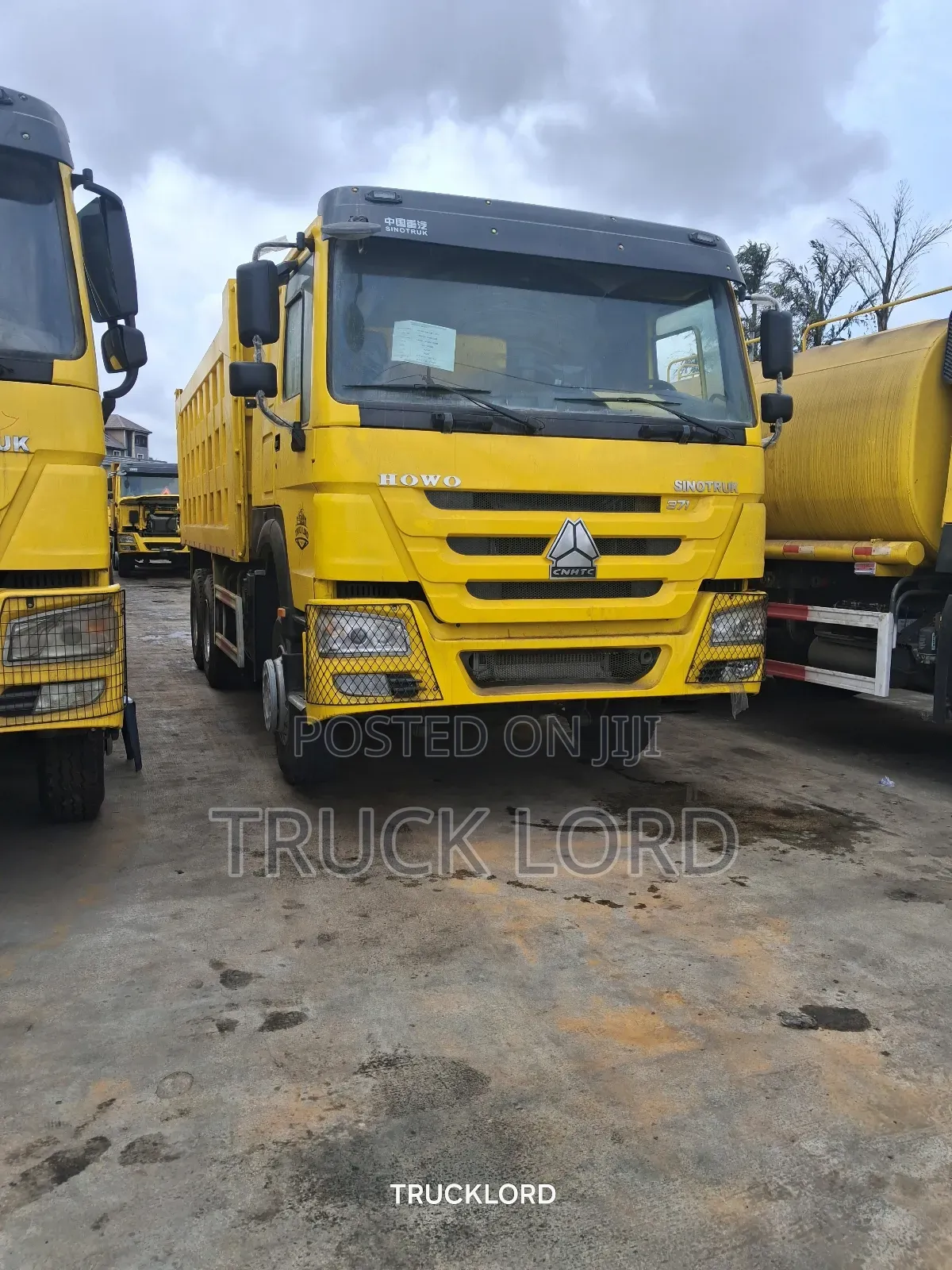 2015 Dump Trucks