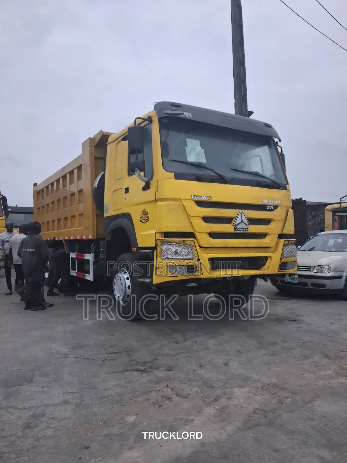 2015 Dump Trucks