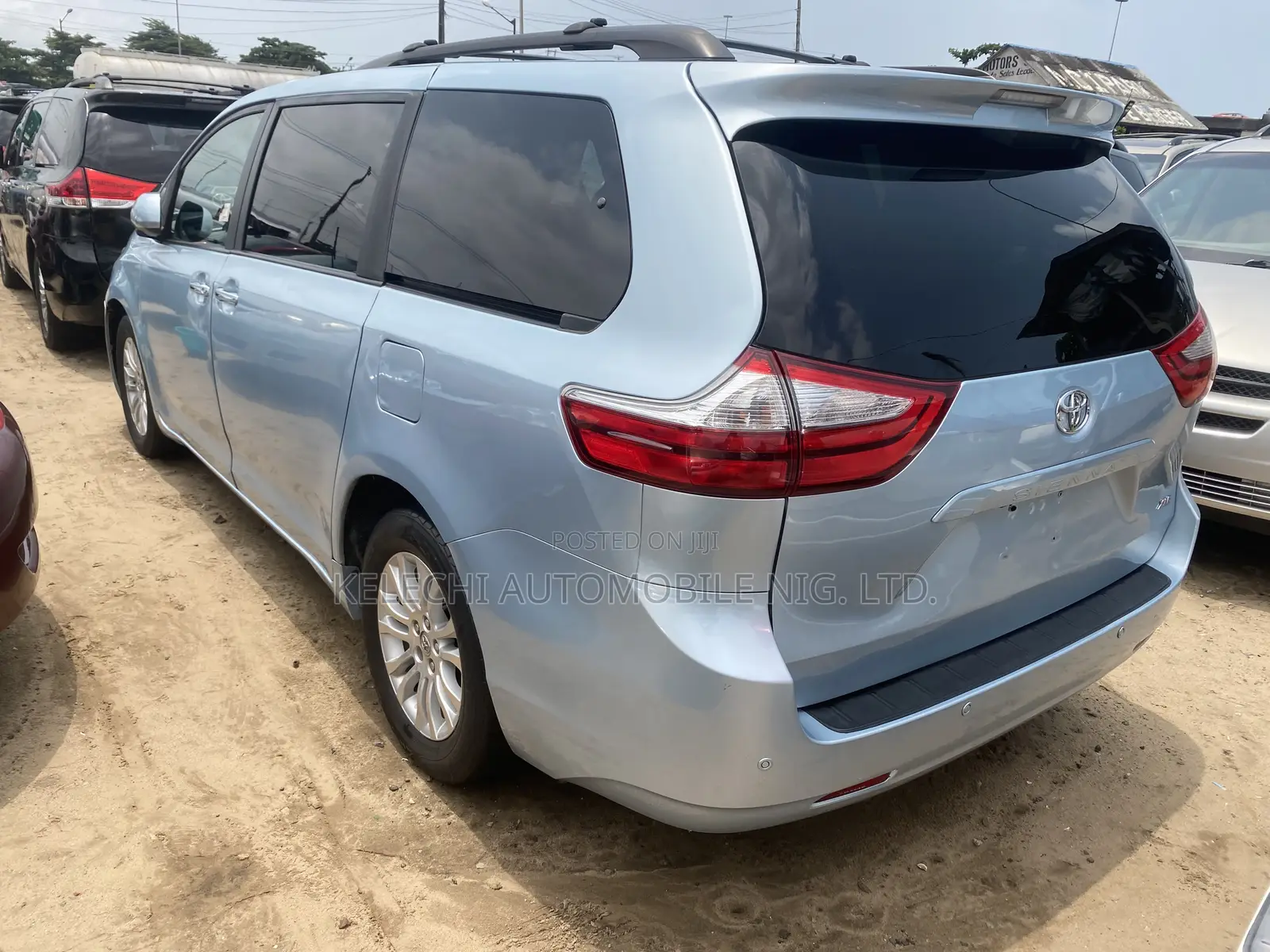 Toyota Sienna 2015 Blue