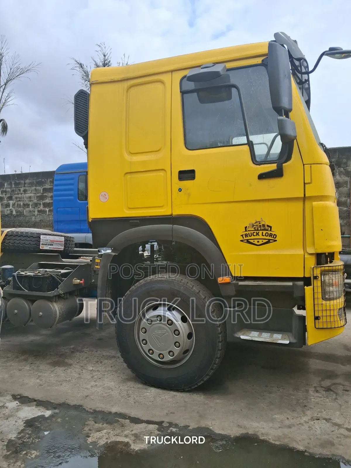 2015 Tractor Head