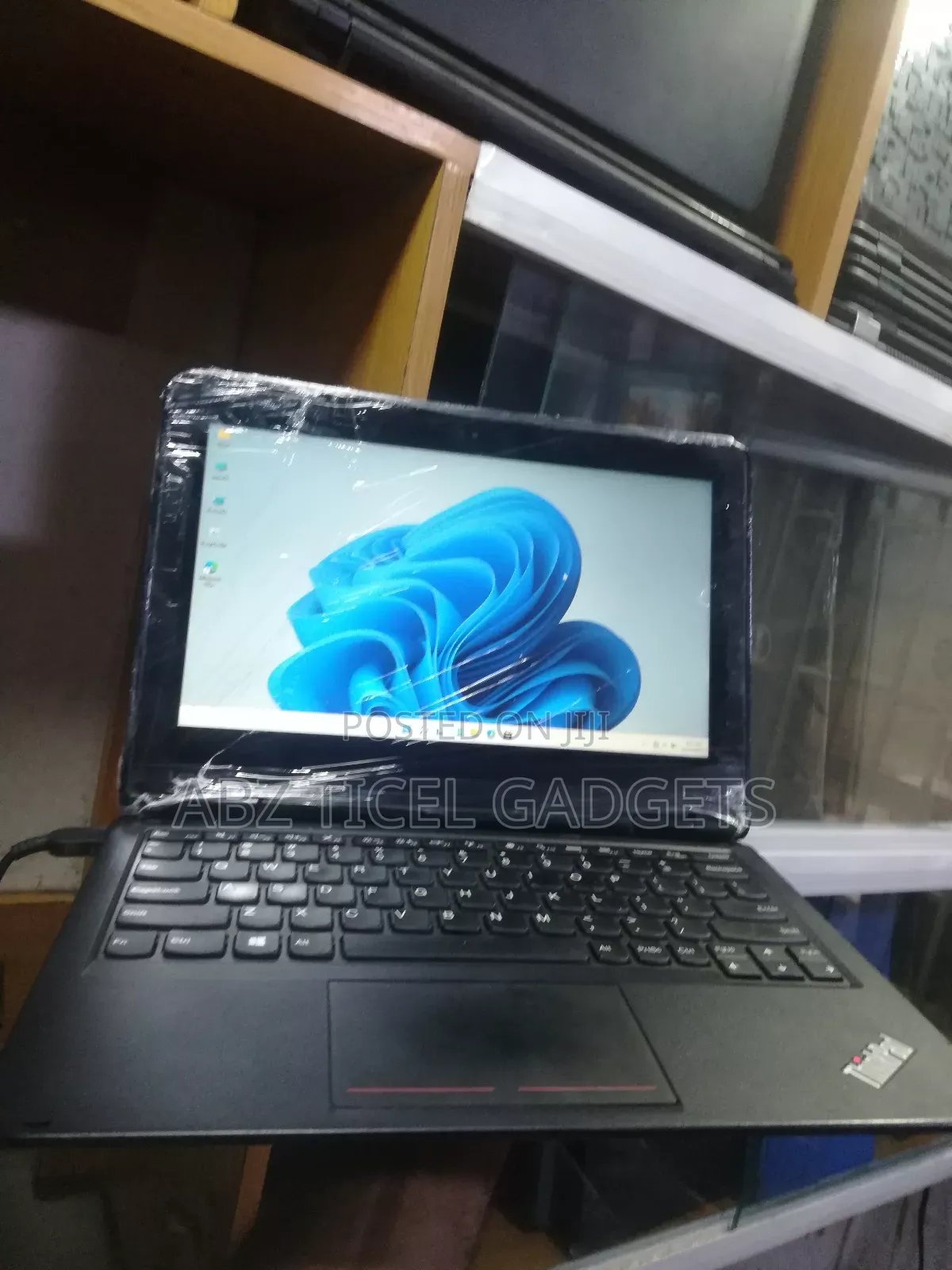 Laptop Lenovo ThinkPad 11e 4GB Intel Celeron SSD 128GB