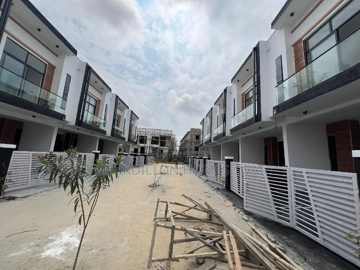 4bdrm Duplex in Lekki for sale