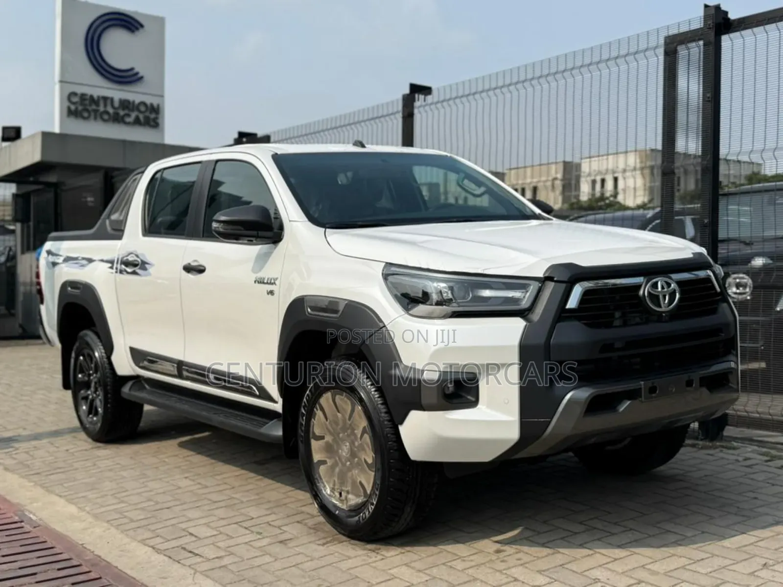 New Toyota Hilux 2025 White