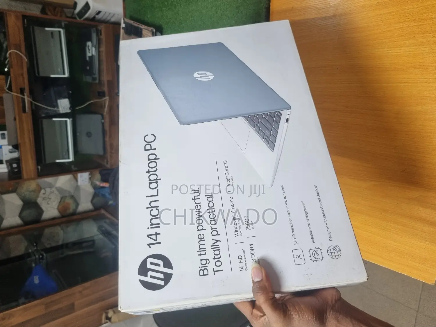 New Laptop HP 14-ep0063 8GB Intel Core i3 SSD 256GB