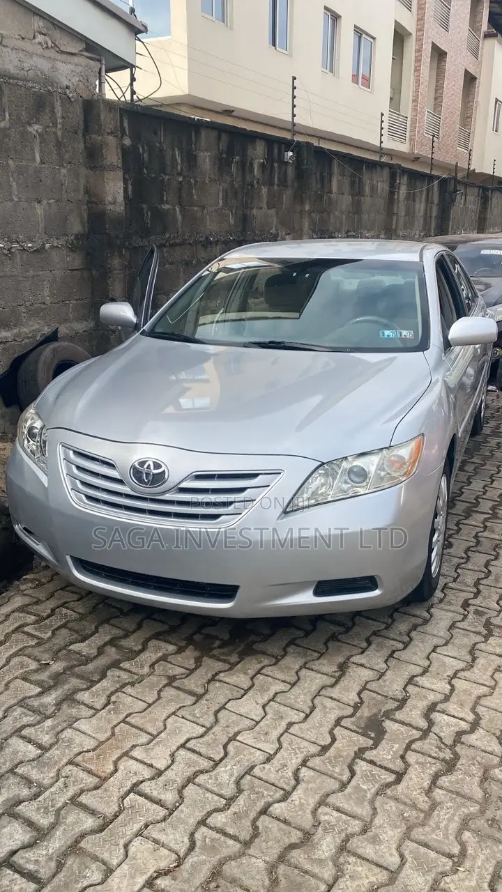 Toyota Camry LE 4dr Sedan (2.4L 4cyl 5A) 2009 Silver