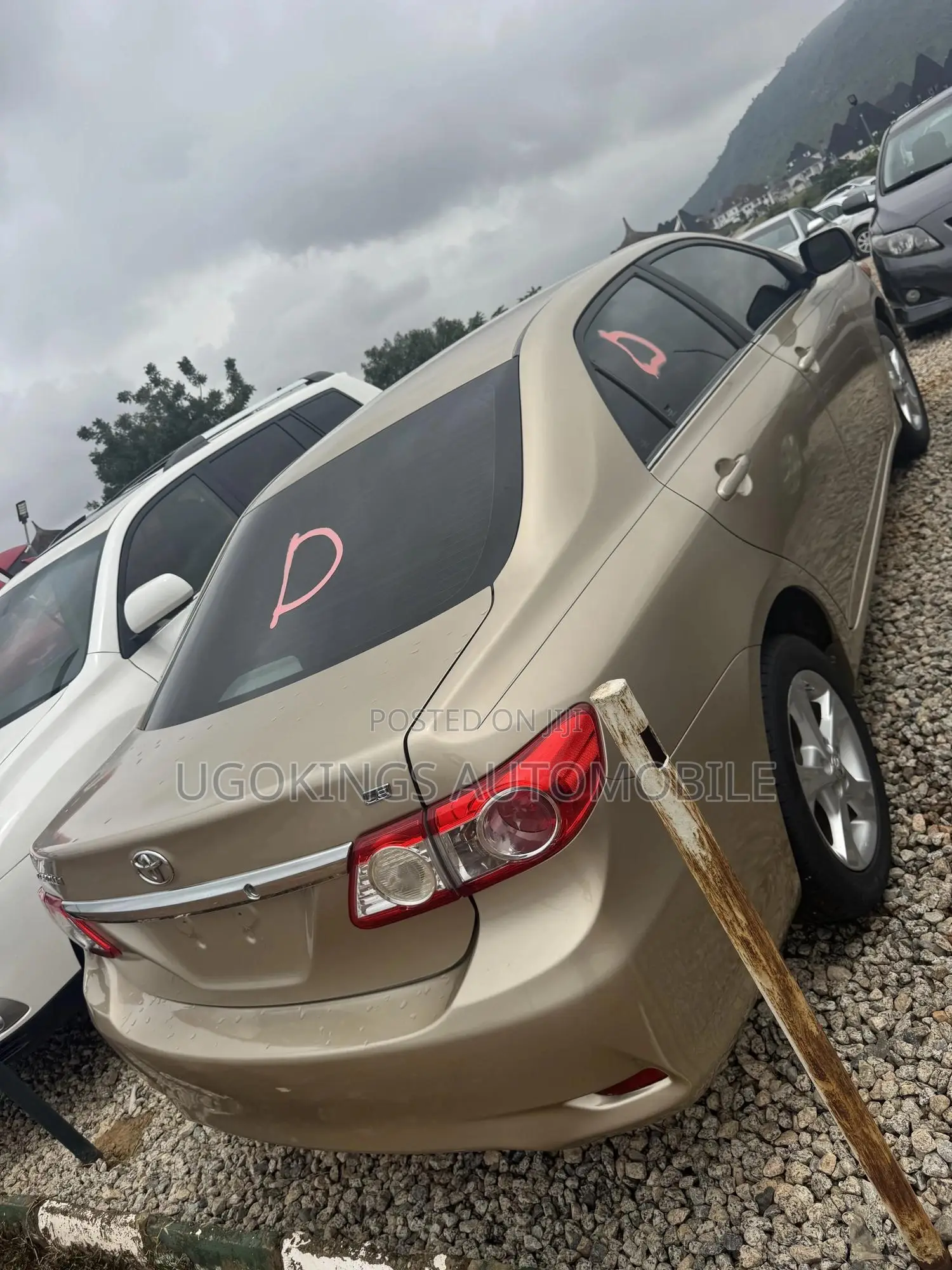 Toyota Corolla LE 4dr Sedan (1.8L 4cyl 4A) 2013 Gold