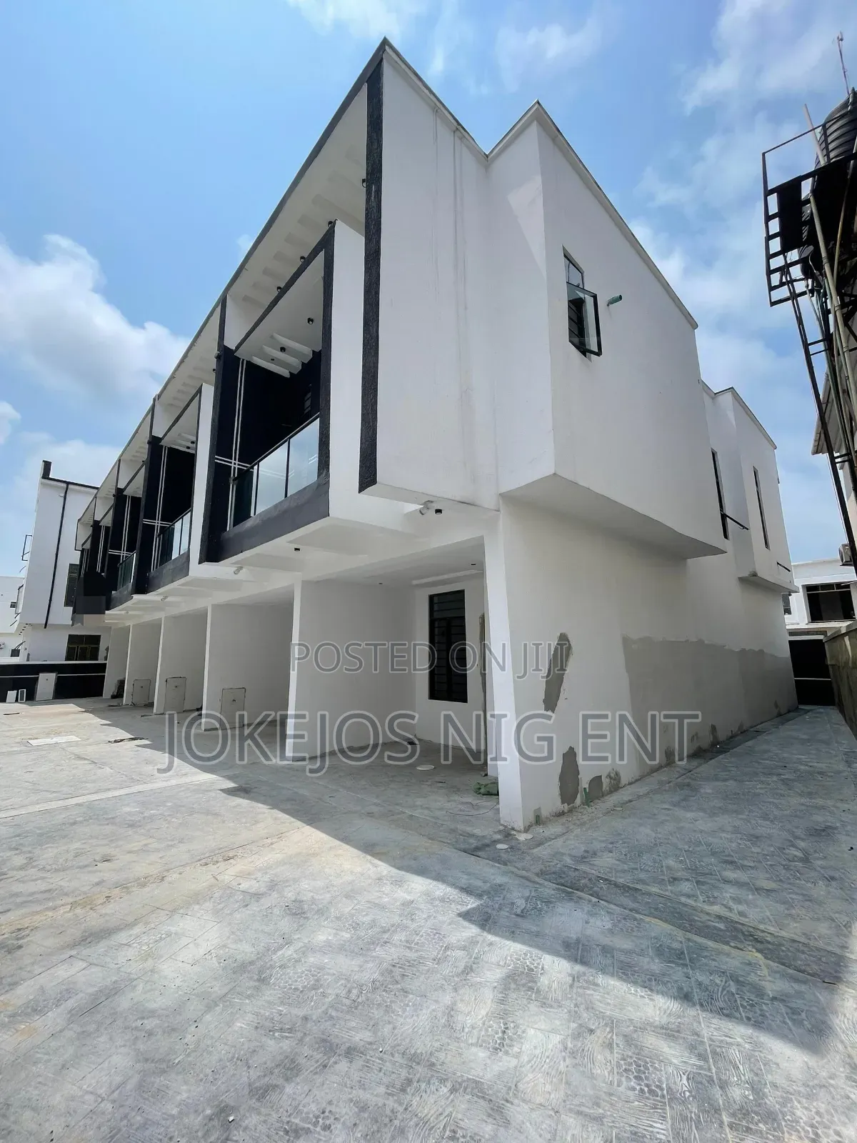 4bdrm Townhouse/Terrace in Chevron for sale