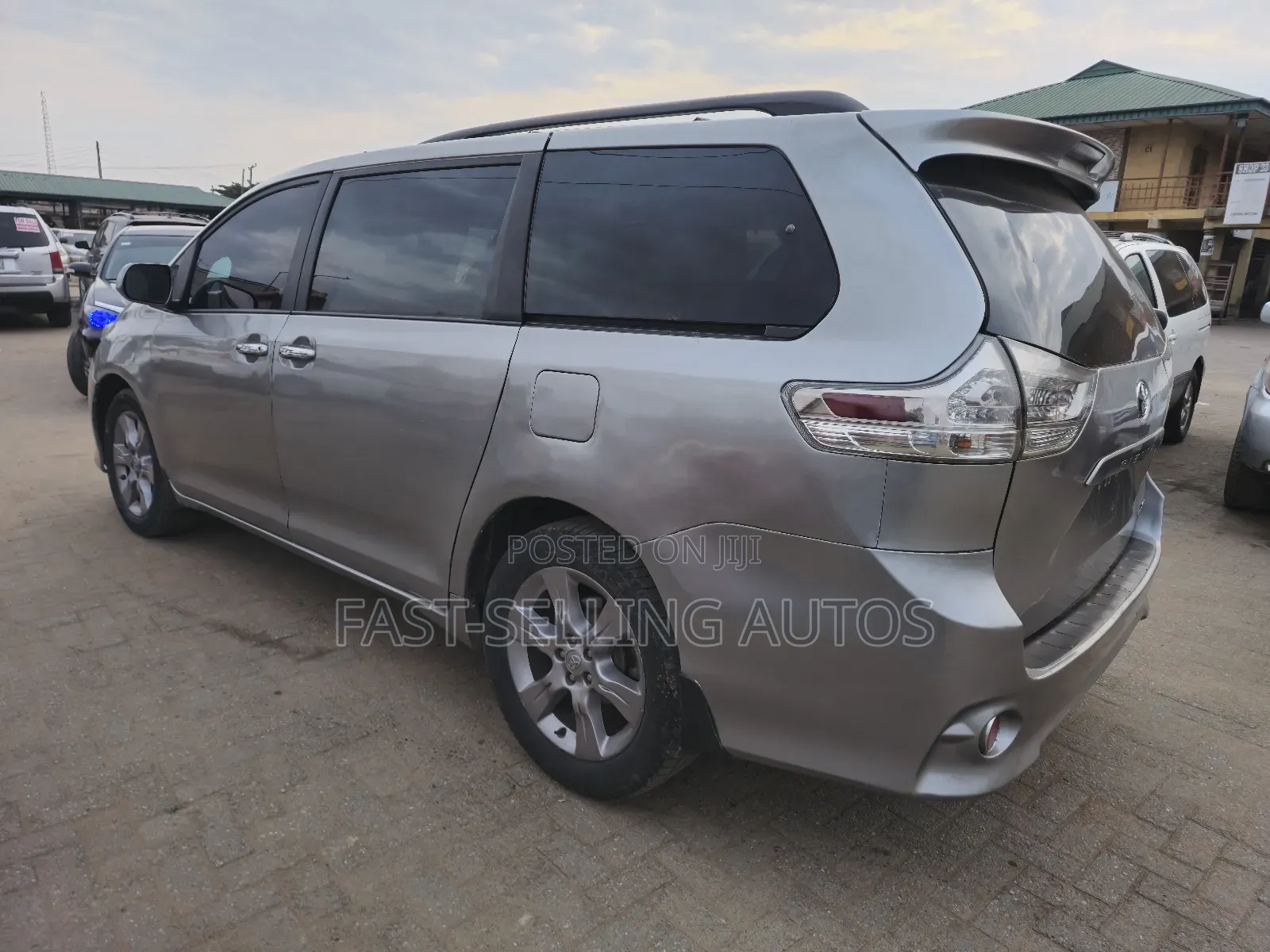 Toyota Sienna LE 7 Passenger Mobility 2011 Gray