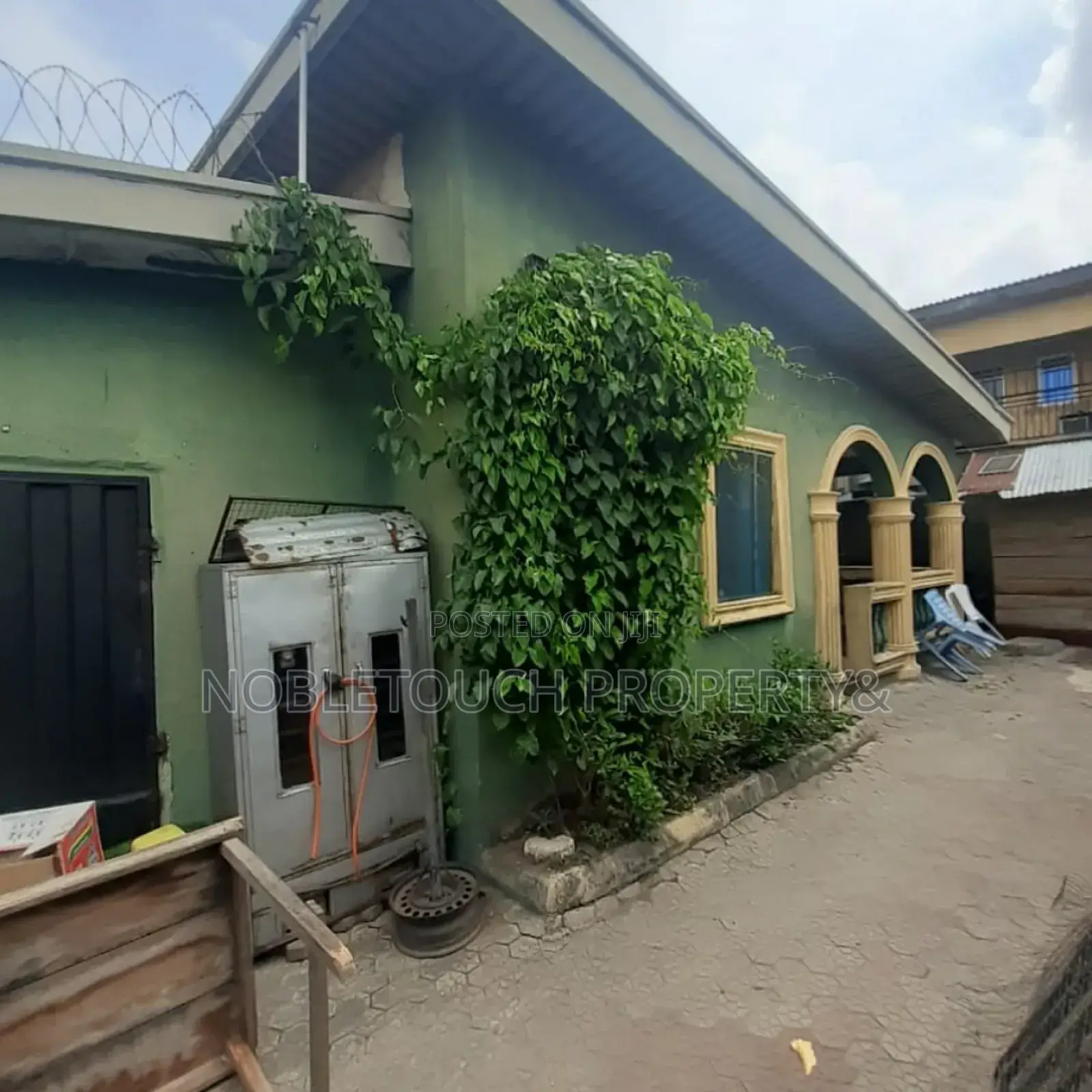 3bdrm Bungalow in Amuwo Odofin Festac for sale