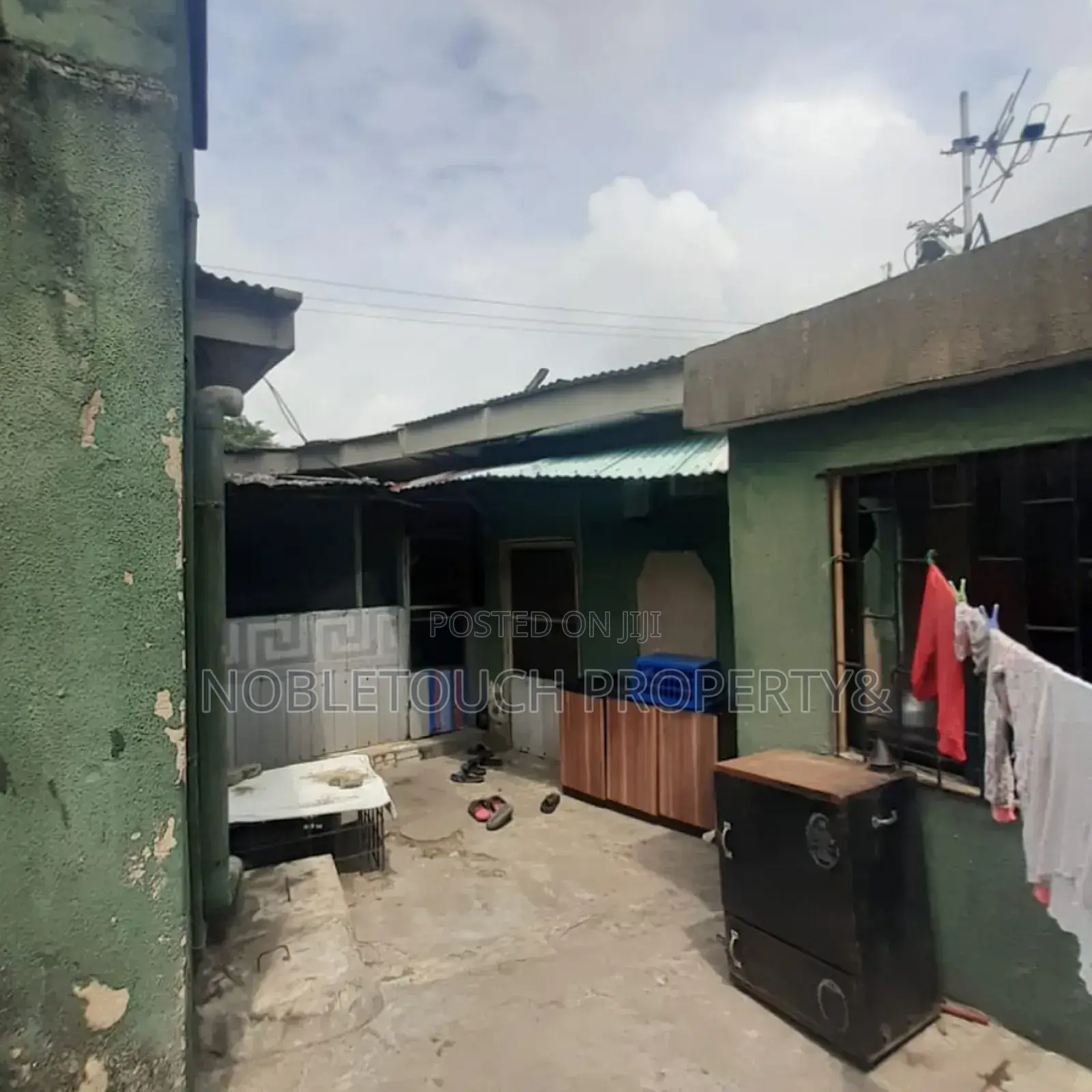 3bdrm Bungalow in Amuwo Odofin Festac for sale