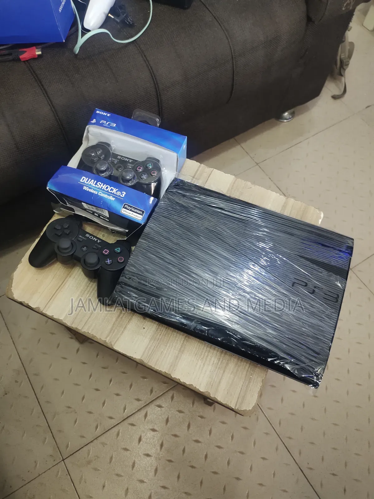 Mint Uk  Playstation 3 Super-Slim, 2pads, 15-20games Installed
