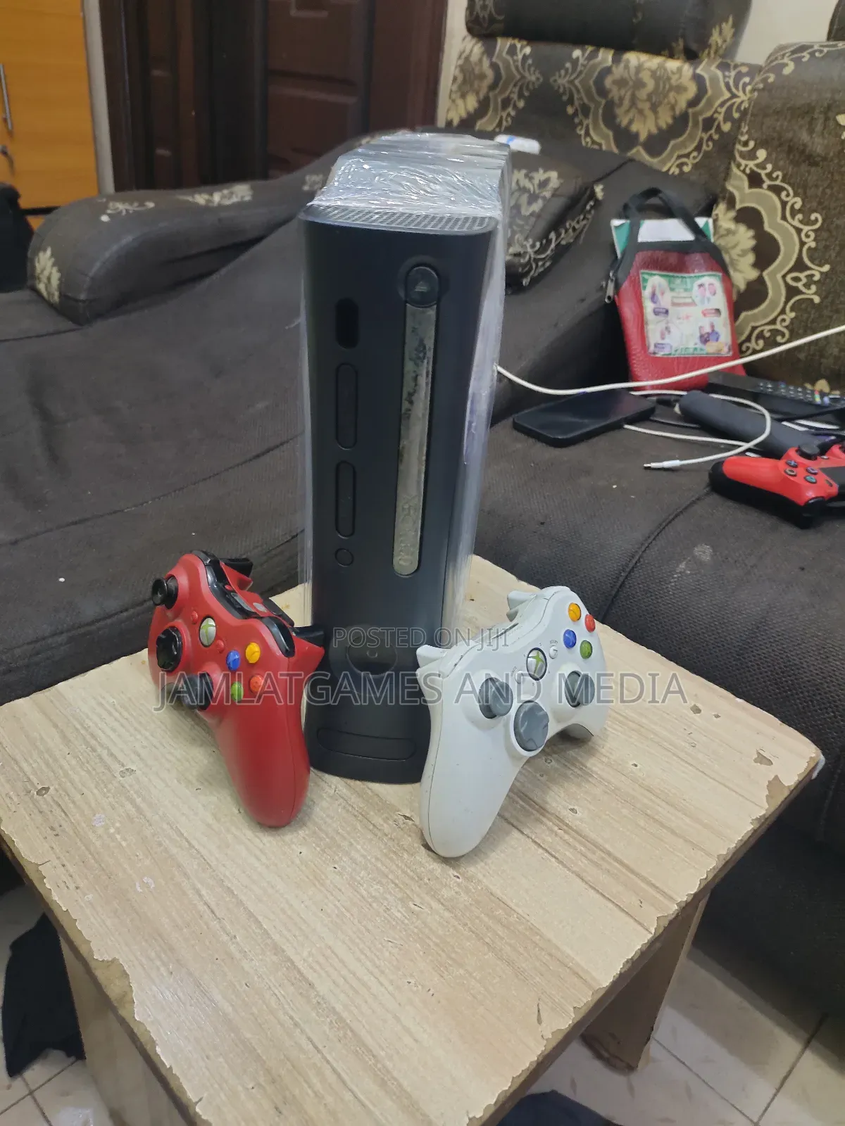 Uk  Xbox 360, 2pads, 15-20games Installed