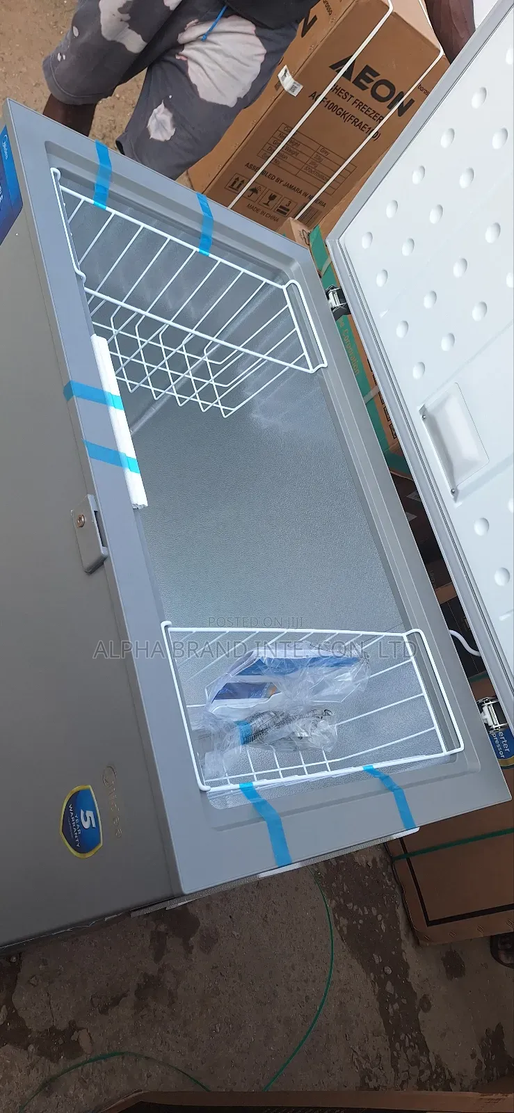 Midea 250lt Deep Freezer