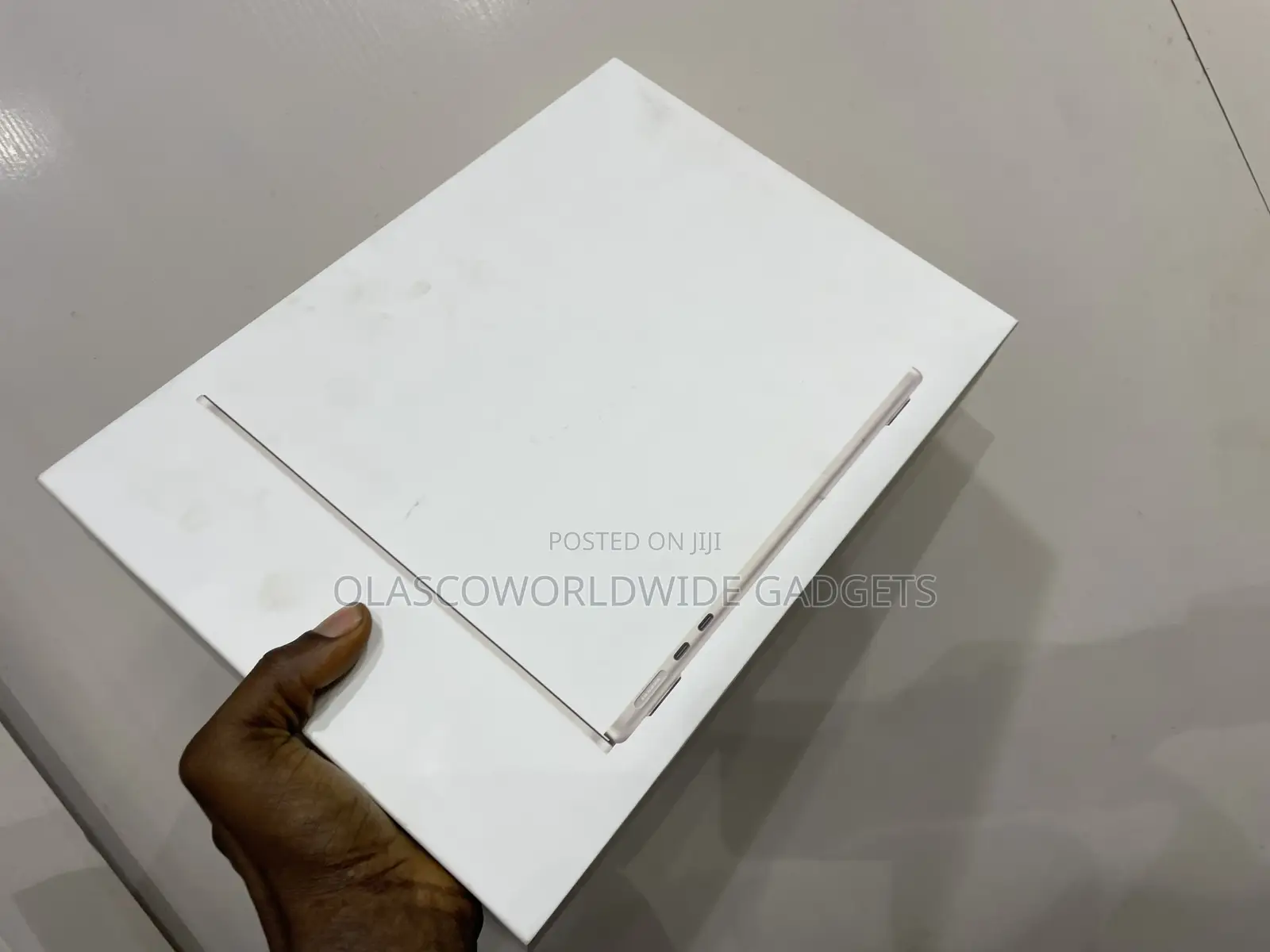 New Laptop Apple MacBook Air 2025 M4 13-inch 16GB Apple M4 SSD 256GB