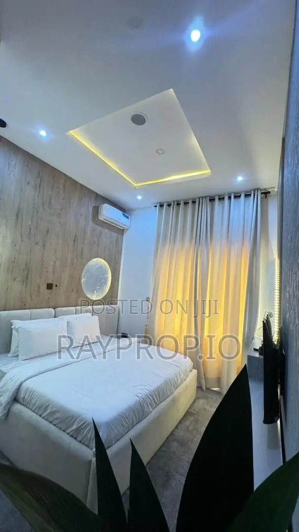 2 Bedroom Shortlet in Lekki Phase 1