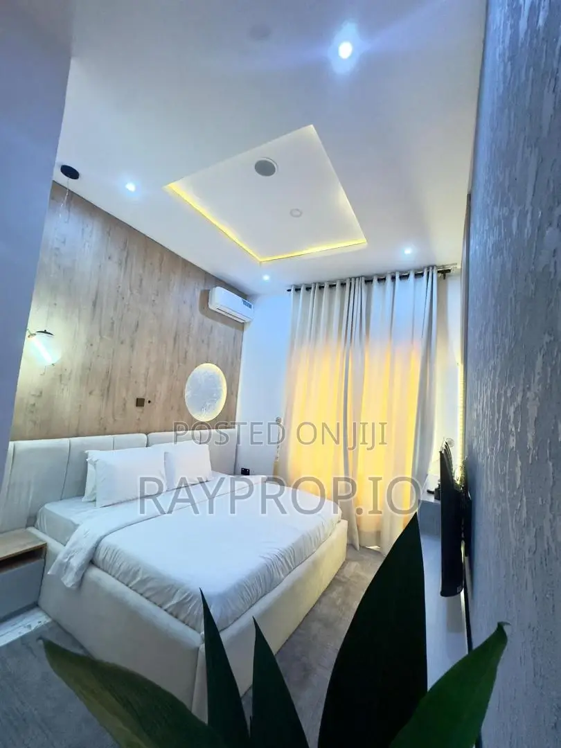 2 Bedroom Shortlet in Lekki Phase 1