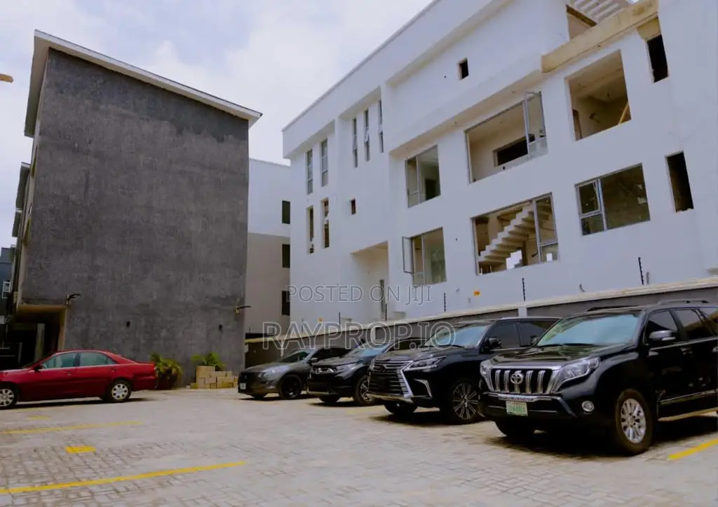 3 Bedroom Shortlet in Ikate Lekki