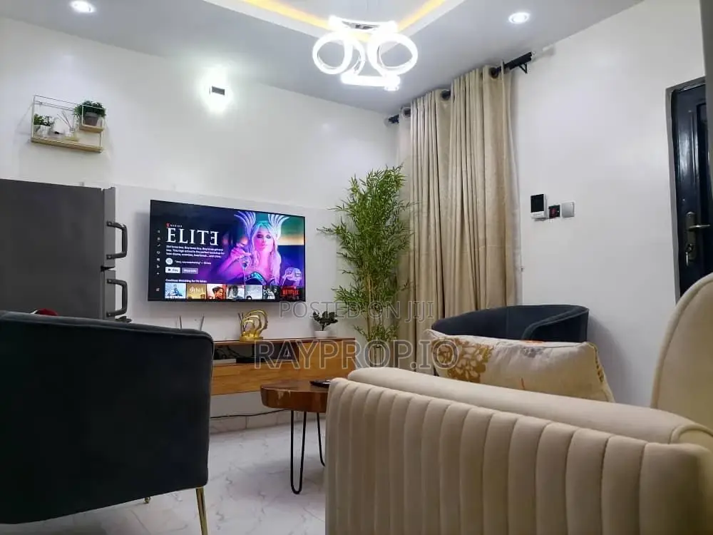 1 Bedroom Shortlet in Onike Yaba