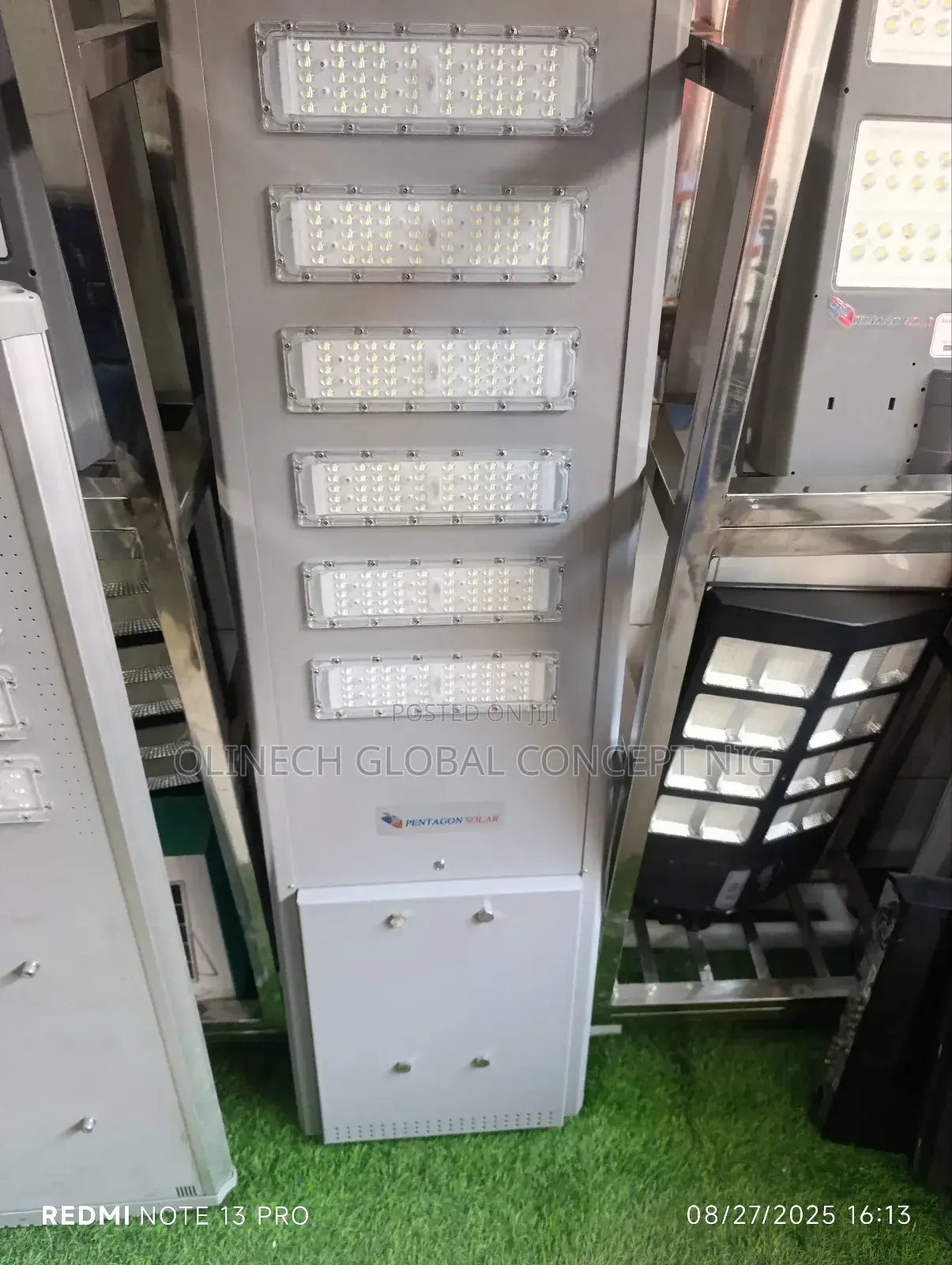 300 W Pentagon Highway Solar Street Light