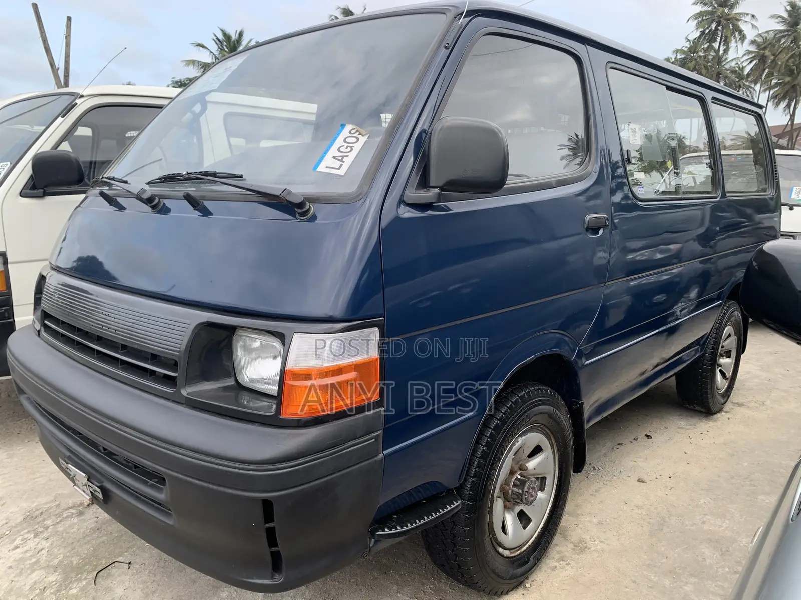 Toyota Grand HiAce 1999 Blue