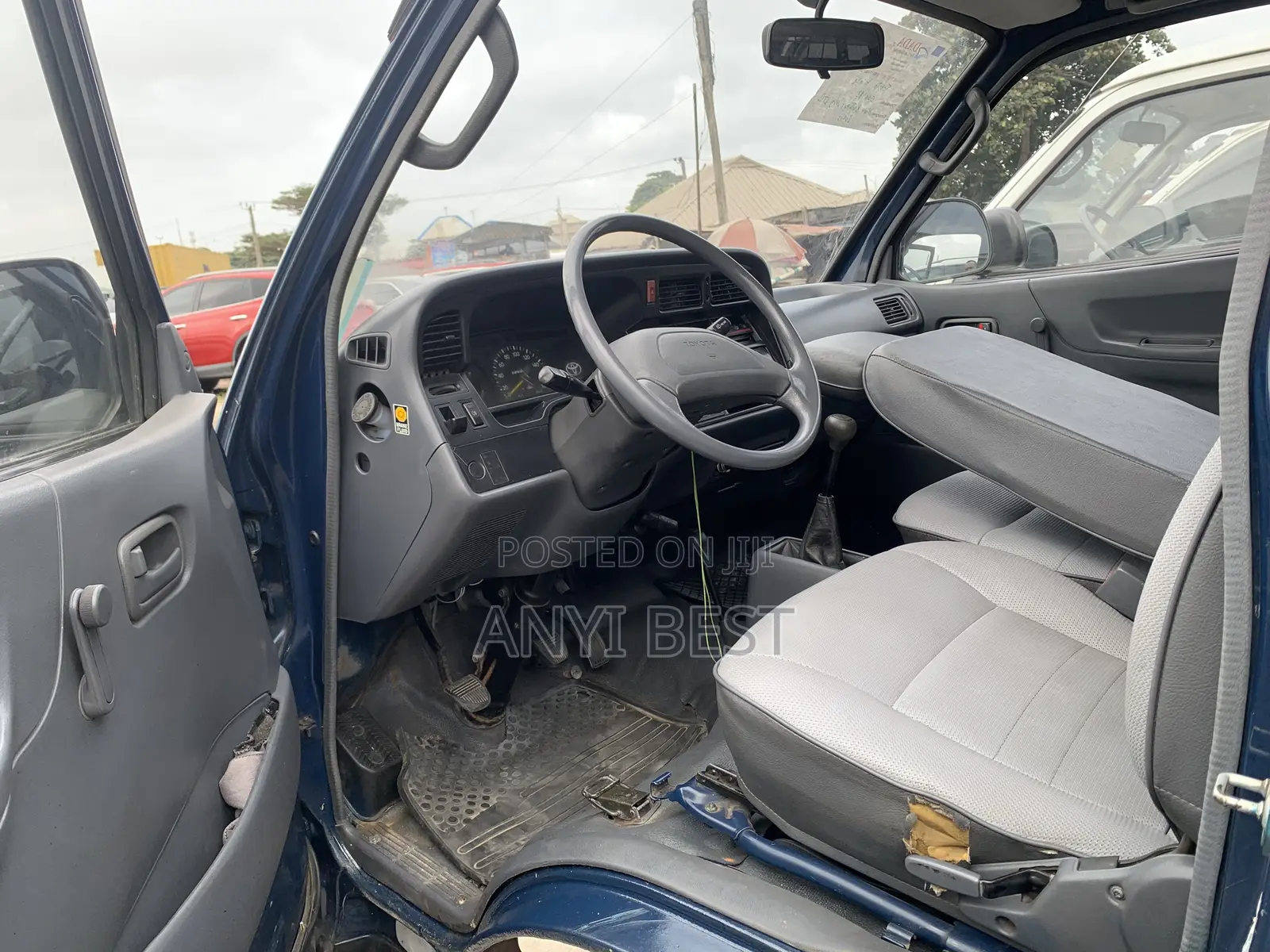 Toyota Grand HiAce 1999 Blue