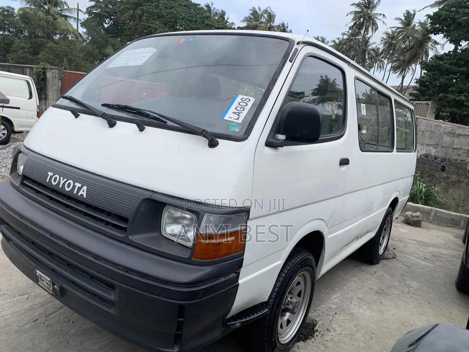 Toyota Grand HiAce 1999 White