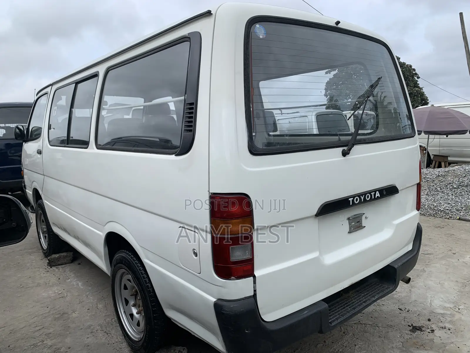 Toyota Grand HiAce 1999 White