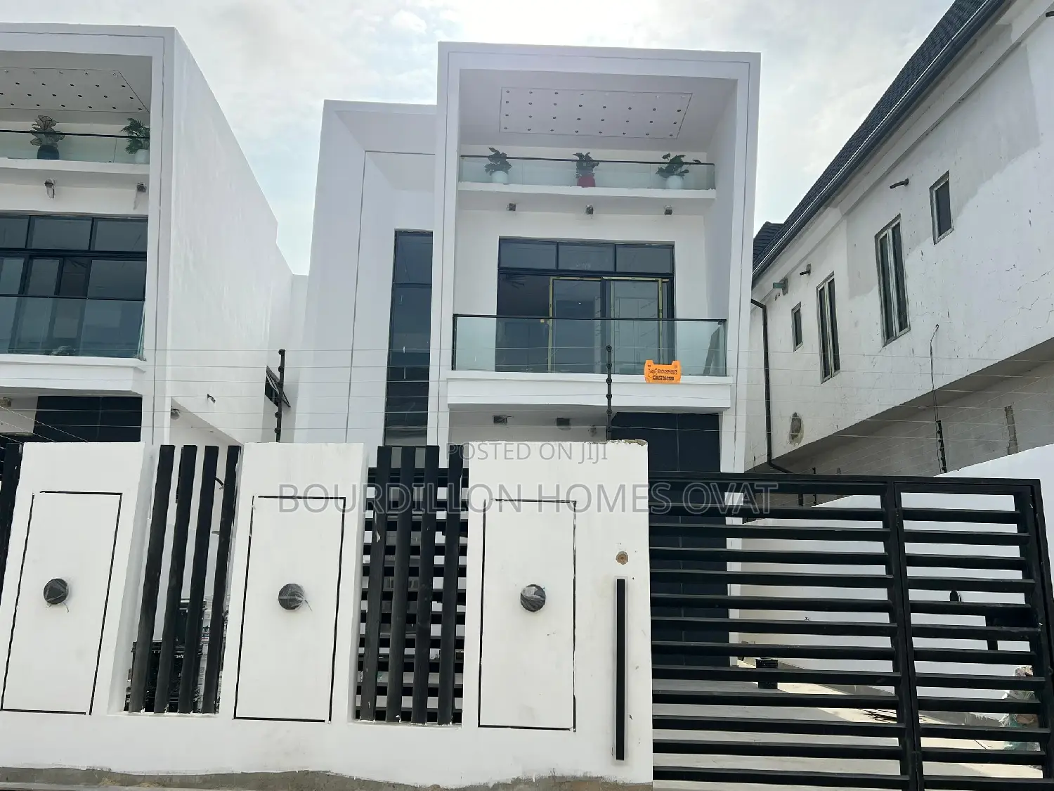 4bdrm Duplex in Lekki for sale