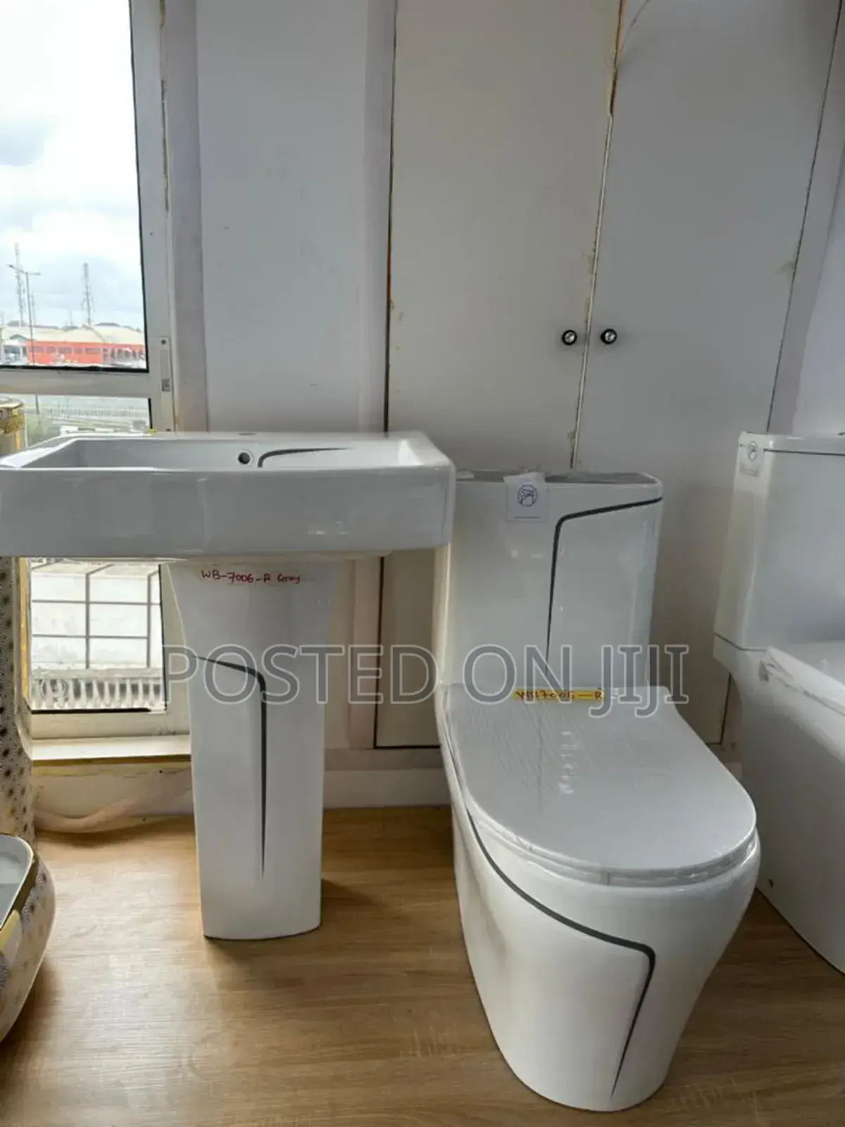 Luxury Water Closet / Wc for Masters Bathroom