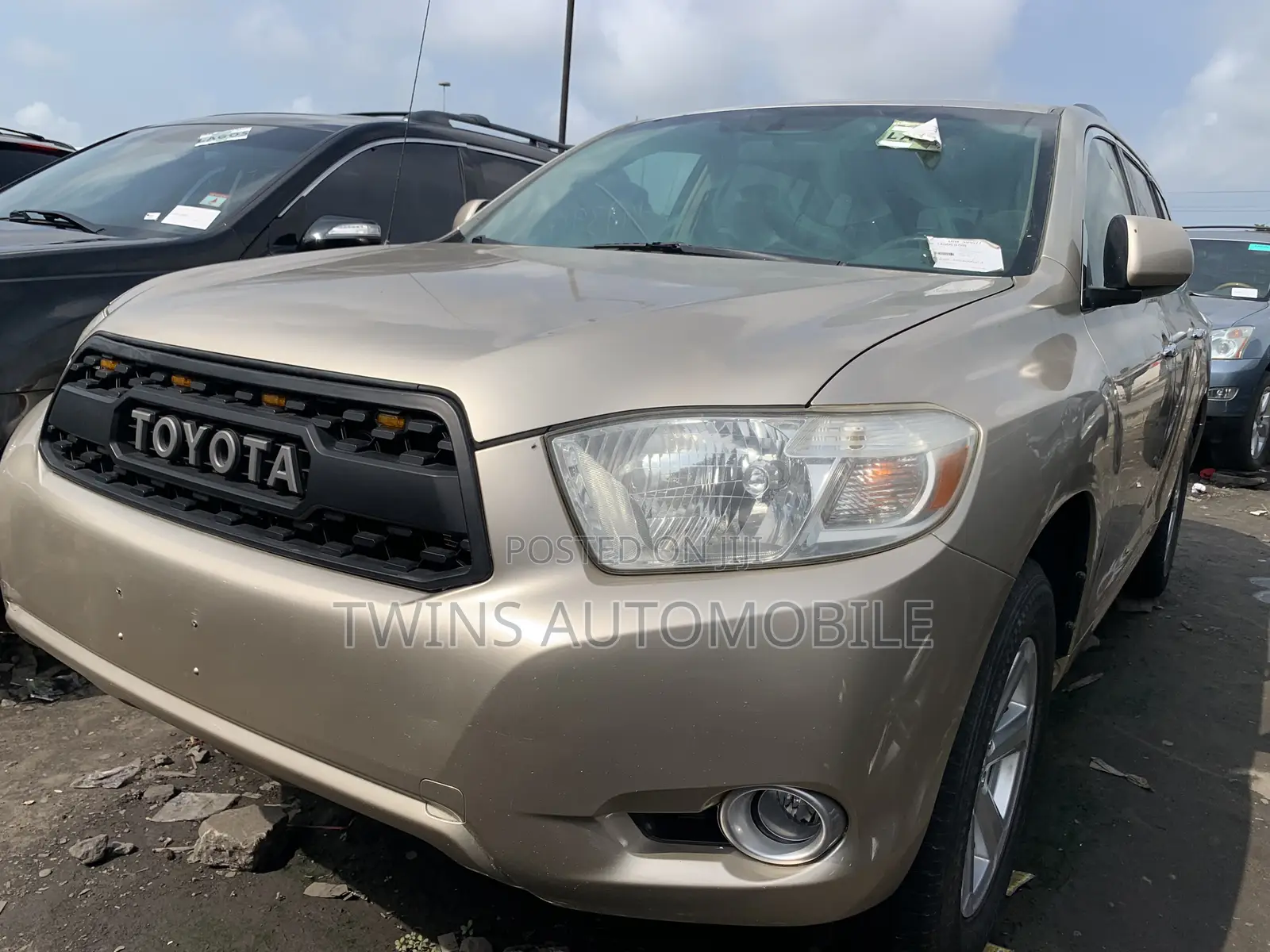 Toyota Highlander Limited 2010 Gold