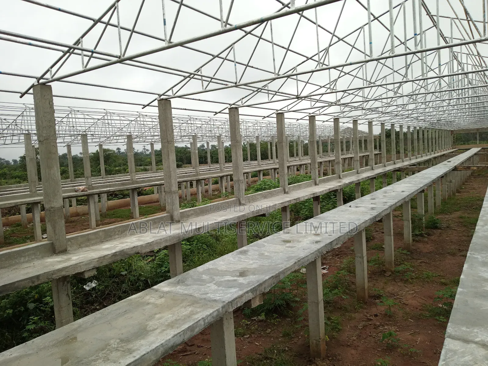 Standard High Rise Pen House for Commercial Farmers
