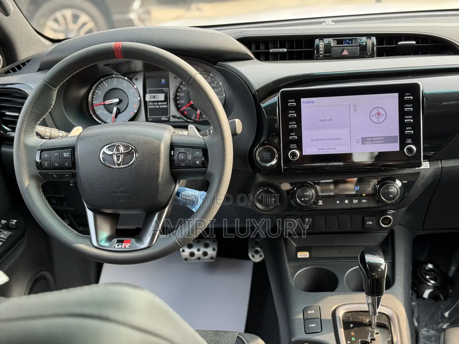 New Toyota Hilux 2025 Black