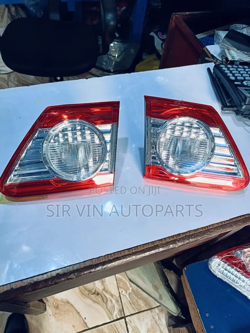 Toyota Corolla 2010-2013 Boothlight