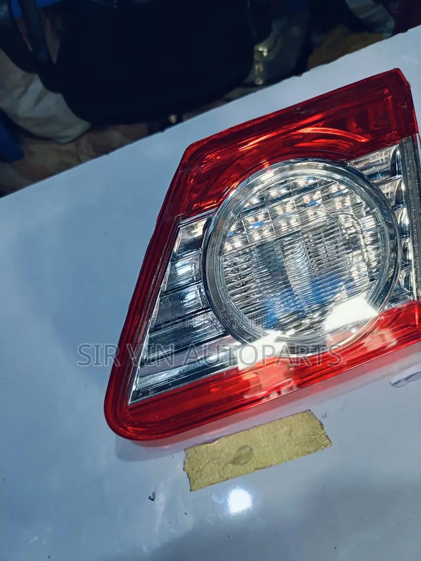 Toyota Corolla 2010-2013 Boothlight