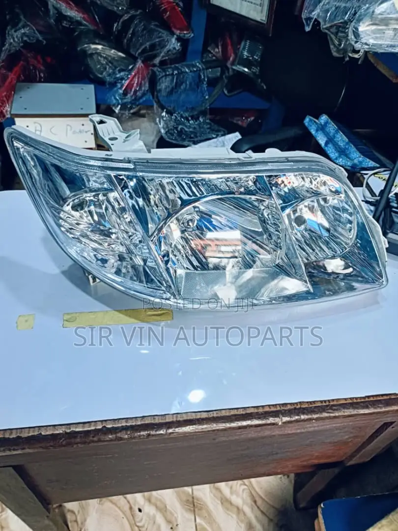 Toyota Corolla Bank Model Headlight/Headlamp