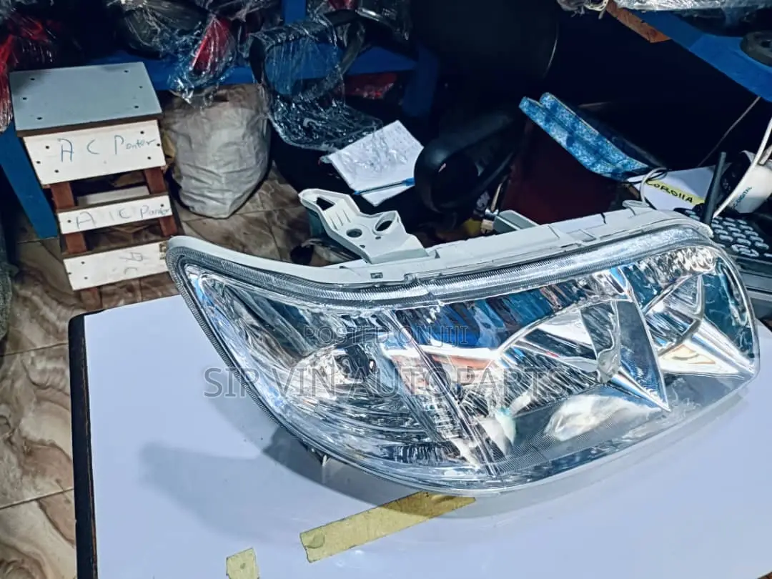 Toyota Corolla Bank Model Headlight/Headlamp
